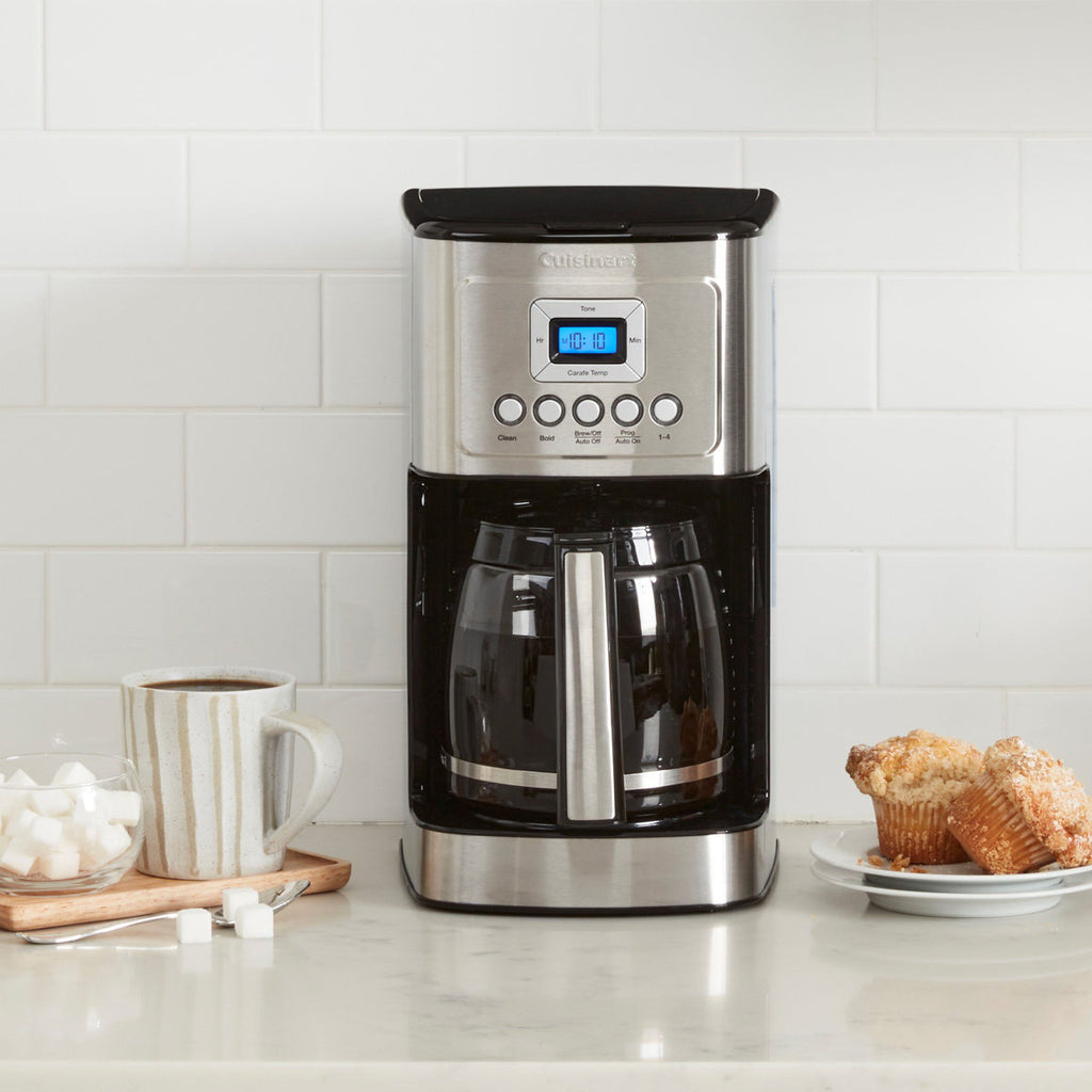 Cafetera programable Cuisinart de 14 tazas con jarra de vidrio DCC-3200BKSP1