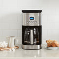 Cafetera programable Cuisinart de 14 tazas con jarra de vidrio DCC-3200BKSP1